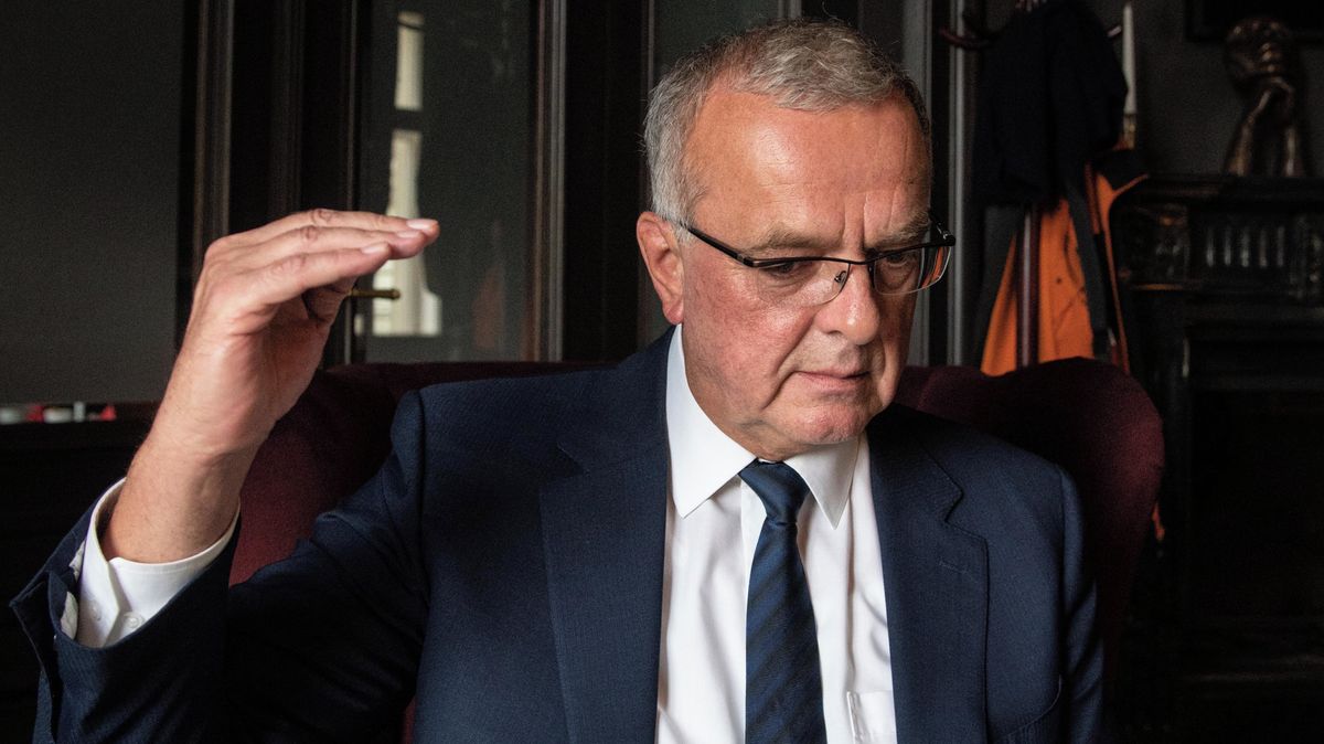 Jste na velkém omylu, vysmál se Miroslav Kalousek všem, kdo aktuálně slaví. Konec poplatků se podle něj prodraží